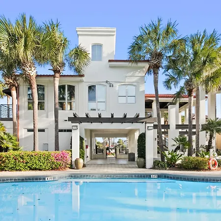 Luxury Community Pool, Hot Tub And Beach And Games
